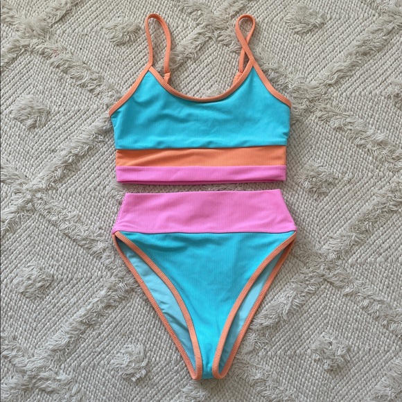 New Beach Riot Bikini Set - Picture 4 of 6